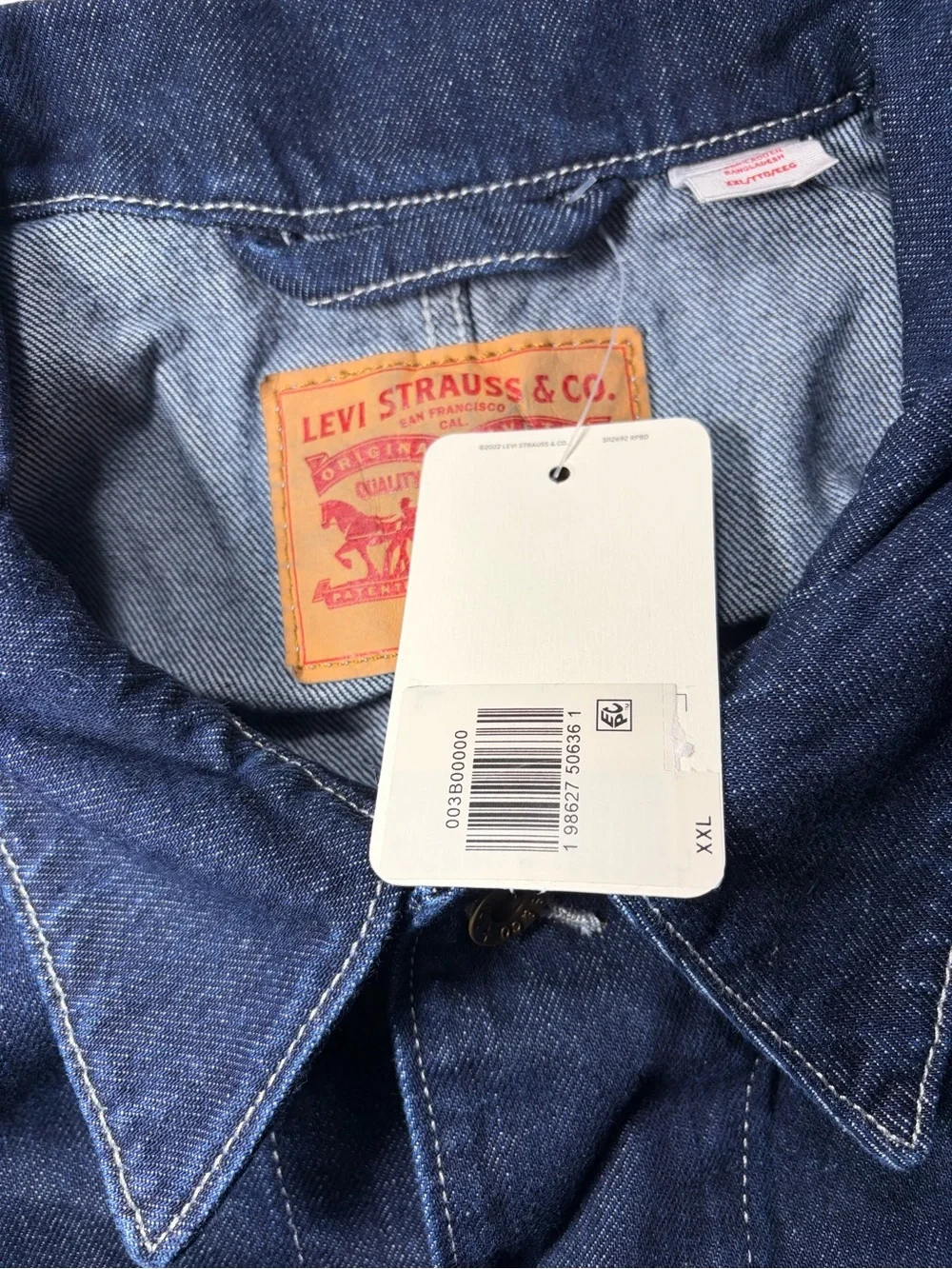 Levis straight cut